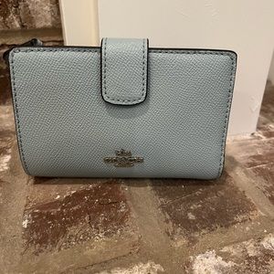 Coach Medium Zip Wallet